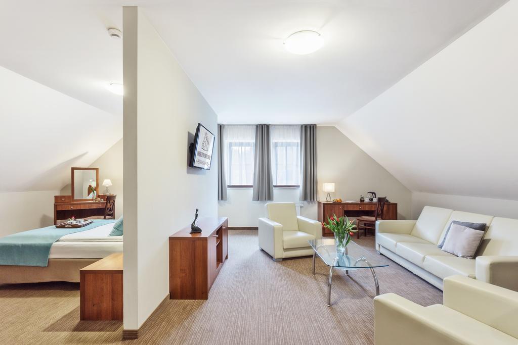 Hotel Modrzewiowy Dwor Gliwice Eksteriør bilde