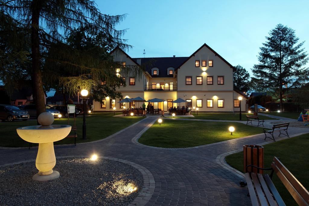 Hotel Modrzewiowy Dwor Gliwice Eksteriør bilde
